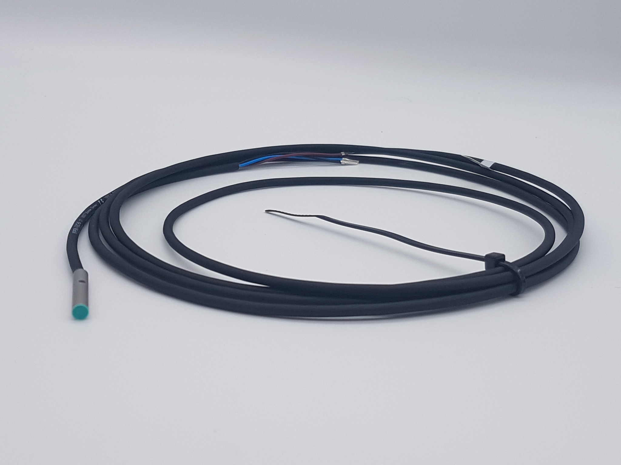 NAEHERUNGSSCHALTER INDUKTIV